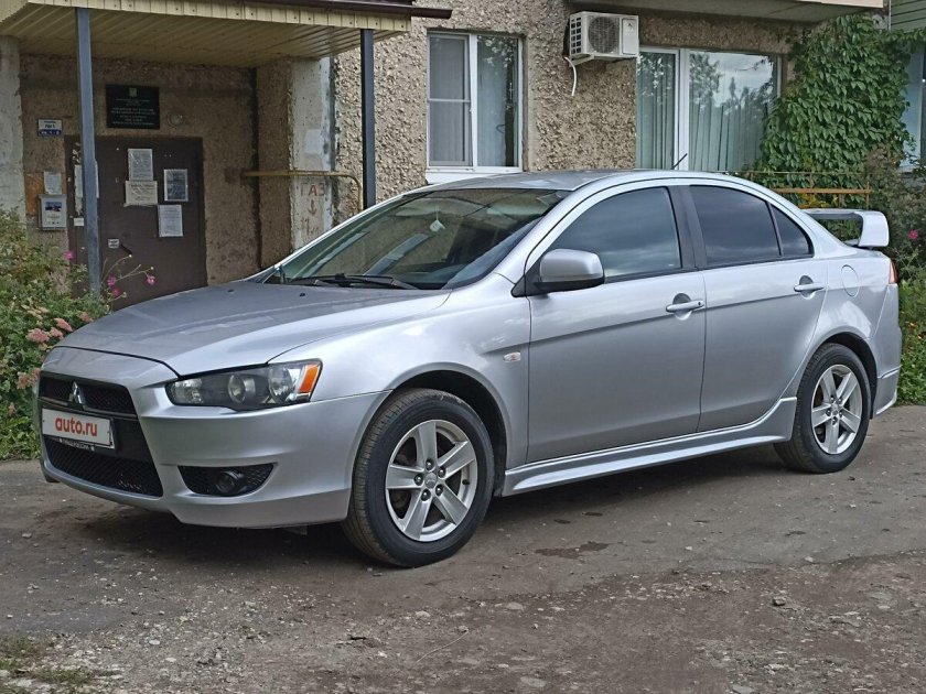 Mitsubishi Lancer 10 серый