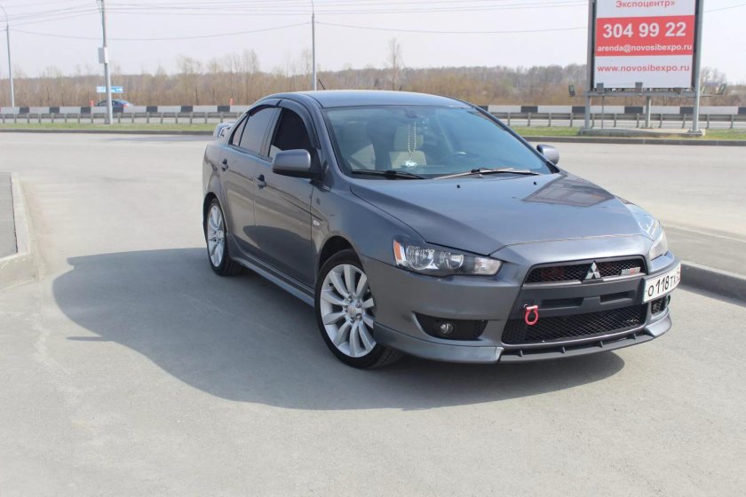 Mitsubishi Lancer 10 серый