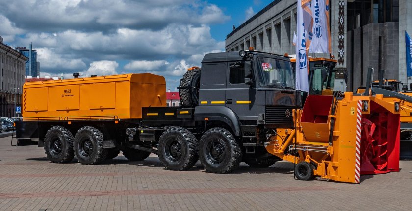 Снегоочиститель шнекороторный Амкодор 9532