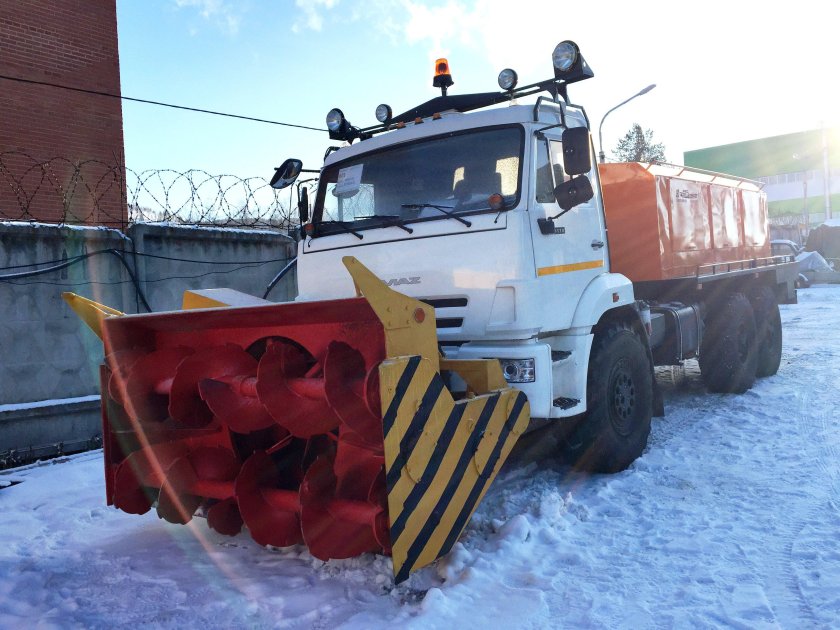 КАМАЗ 43118 шнекороторный снегоочиститель