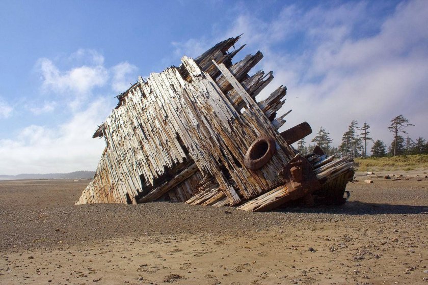 Заброшенные деревянные корабли