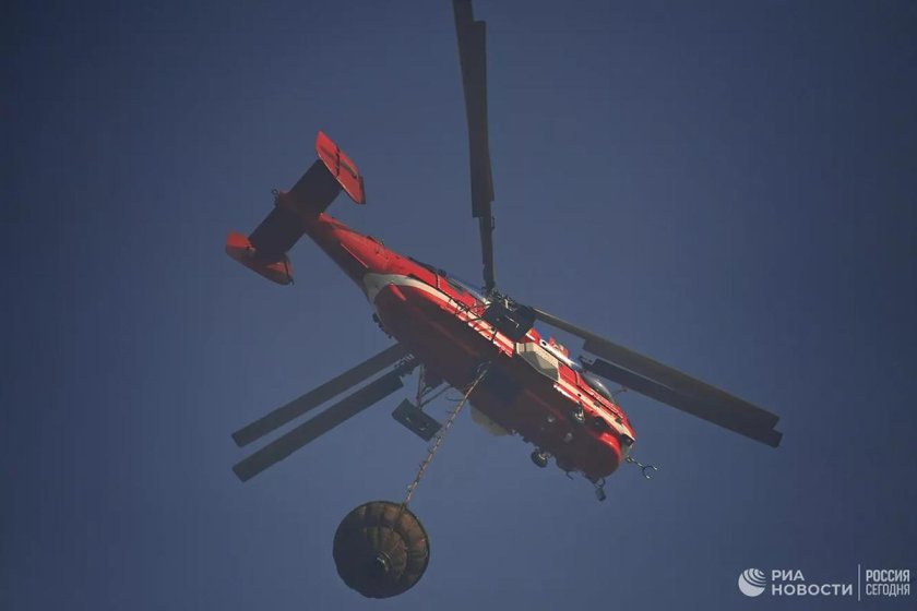 Вертолёт МЧС России для тушения пожаров