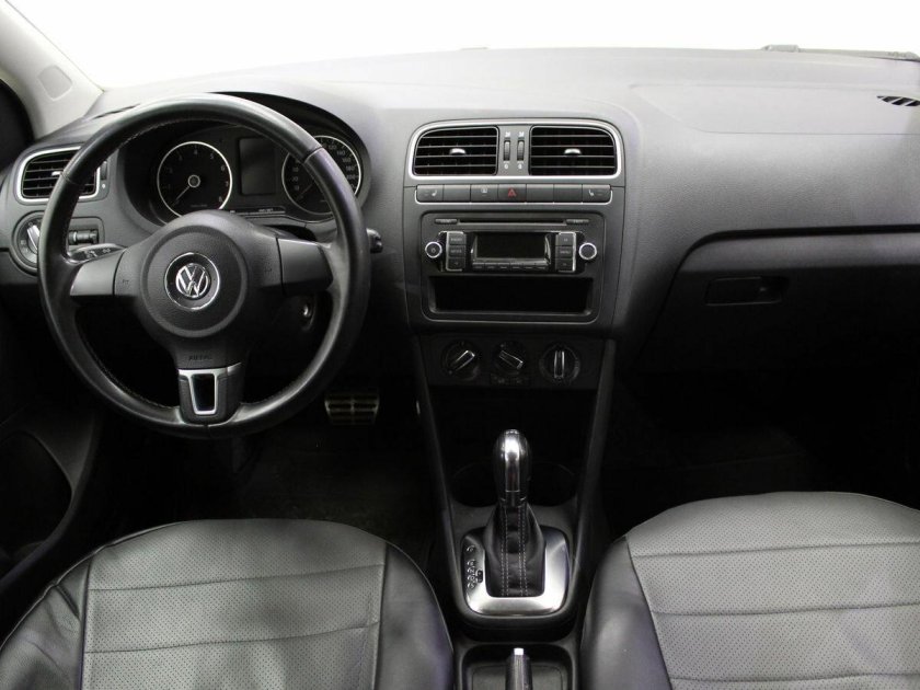 Салон Фольксваген поло седан 2011