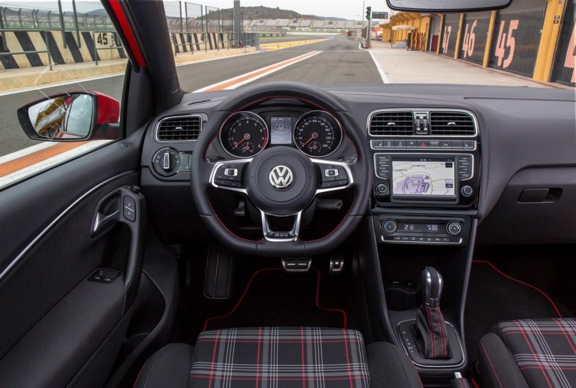 Volkswagen Polo 2017 салон