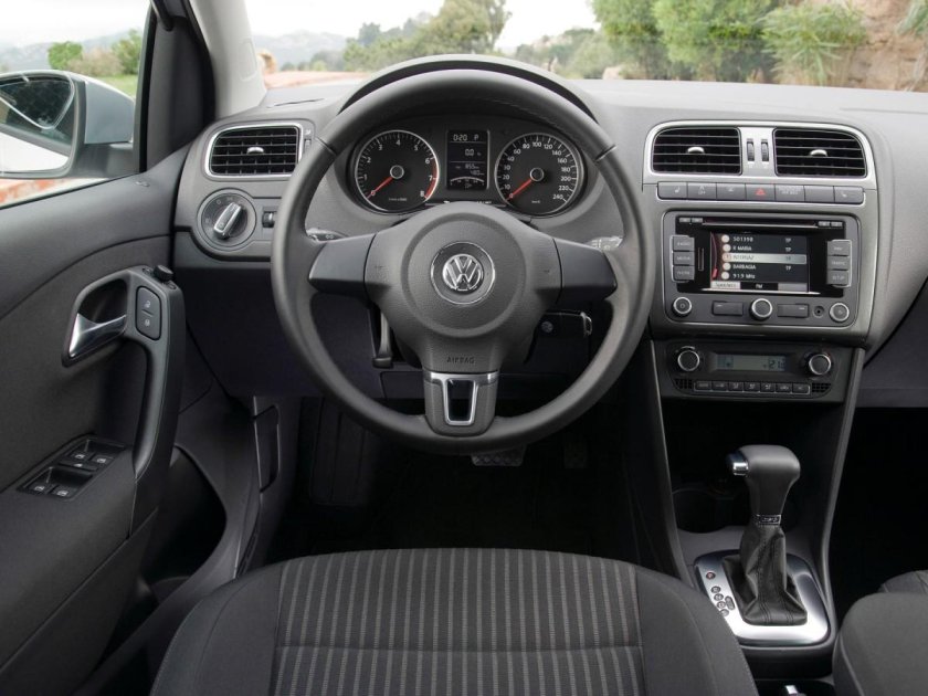 Volkswagen Polo sedan 2013 салон