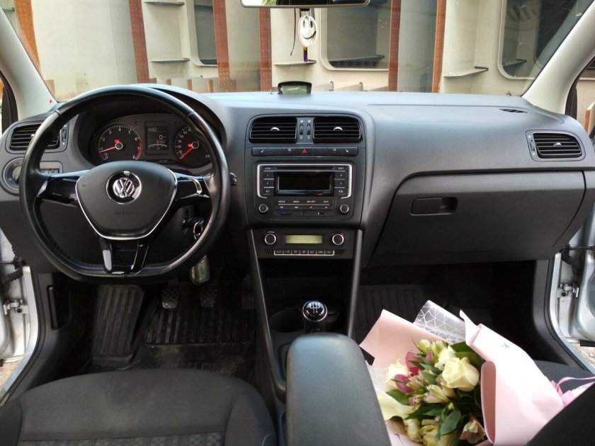 VW Polo 2015 салон