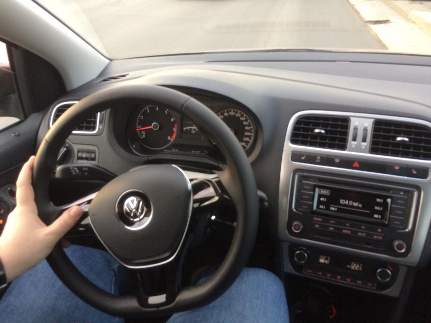 Фольксваген поло седан за рулём