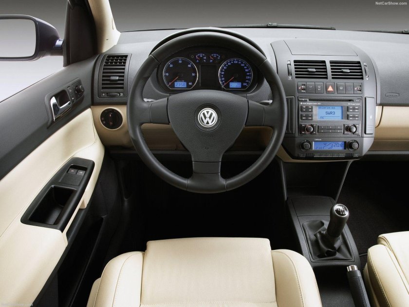 Volkswagen Polo 2005 хэтчбек