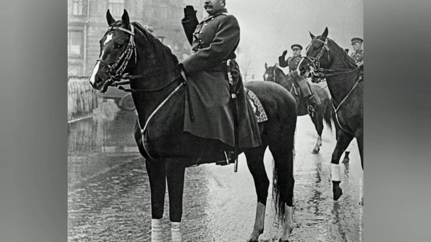 Буденный Семен Михайлович на коне