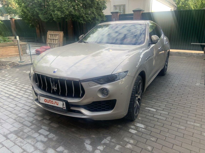 Мазерати джип 2017