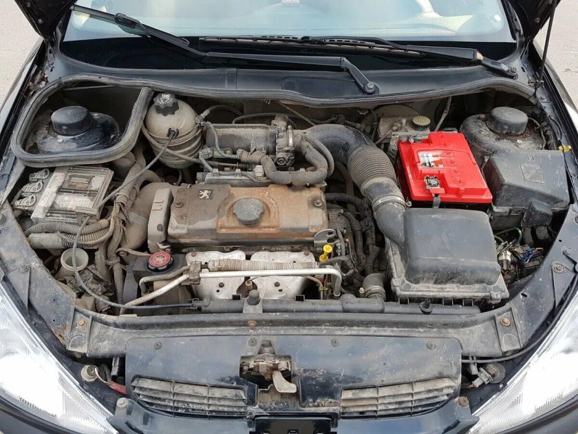 Peugeot 206 под капотом