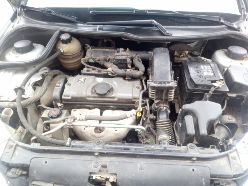 Двигатель Пежо 206 1.4