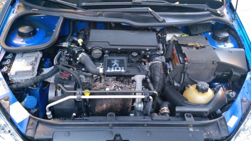 Peugeot 206 подкапотка