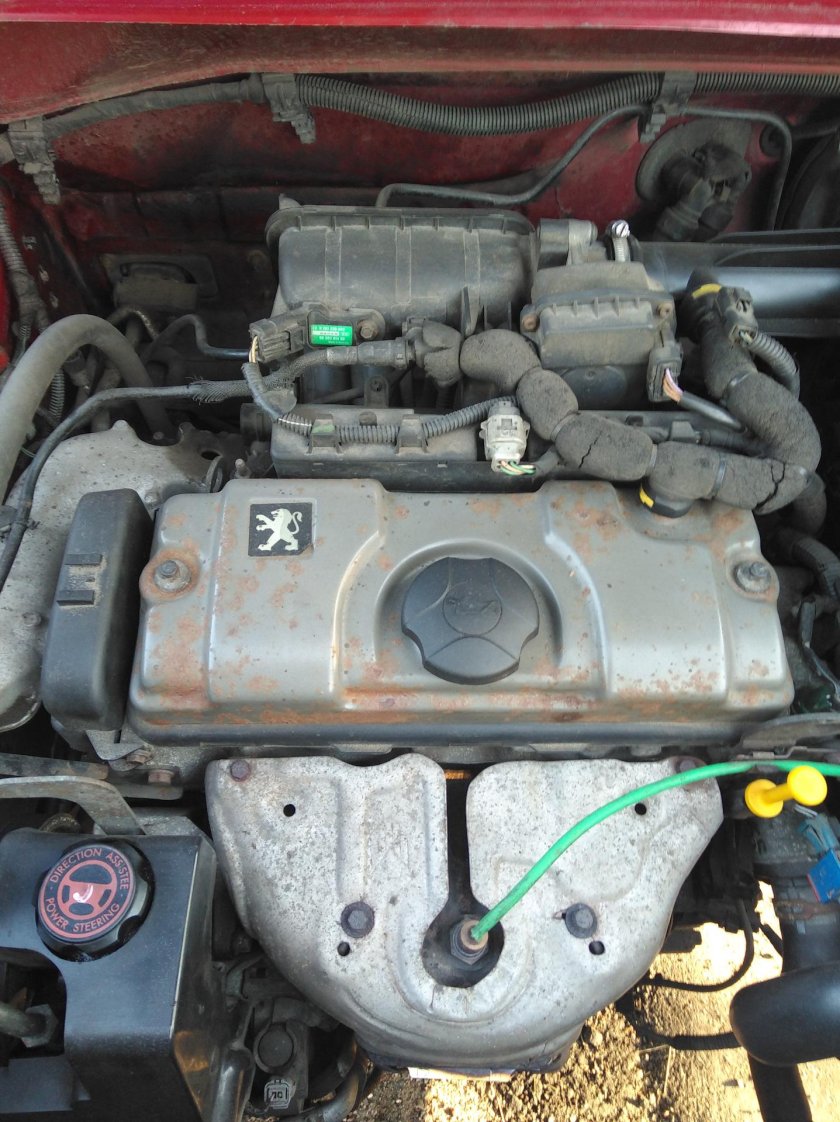 Двигатель Пежо 206 1.4