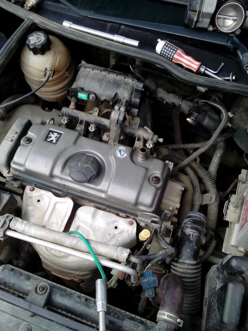 Двигатель Пежо 206 1.4