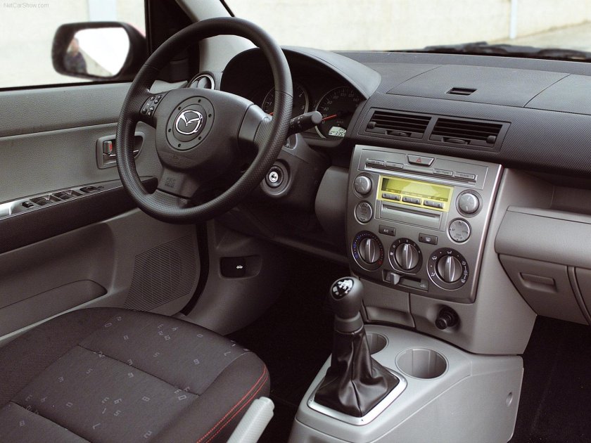 Mazda 2 2003