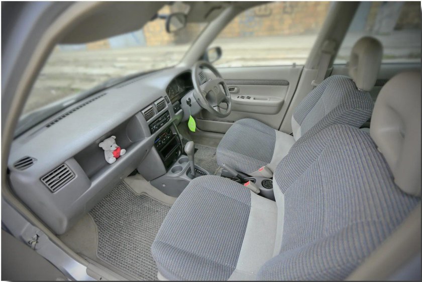 Mazda Demio 2000 салон