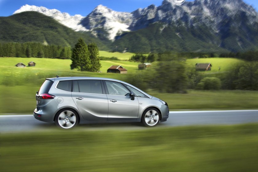 Opel Zafira Tourer 2012