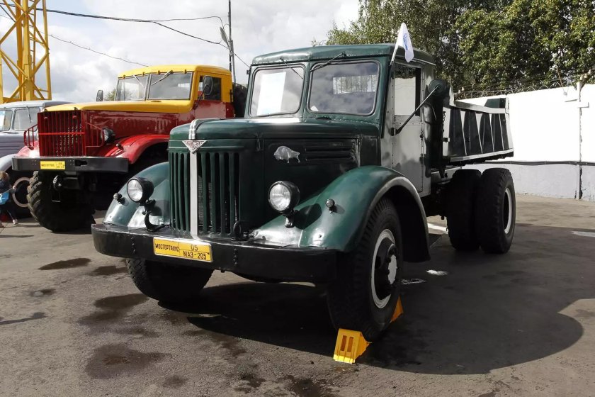 МАЗ-200 грузовой