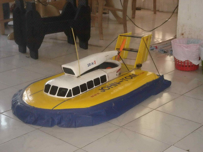 Лодка на воздушной подушке