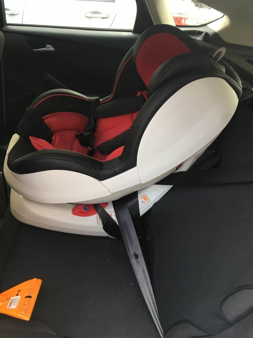 Ford Focus 3 хэтчбек Isofix