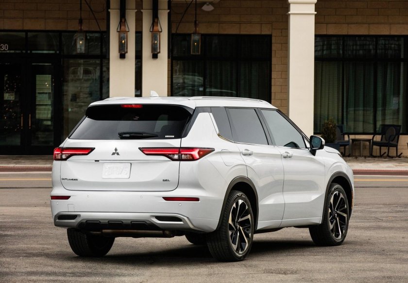 Новый Митсубиси Аутлендер 2022