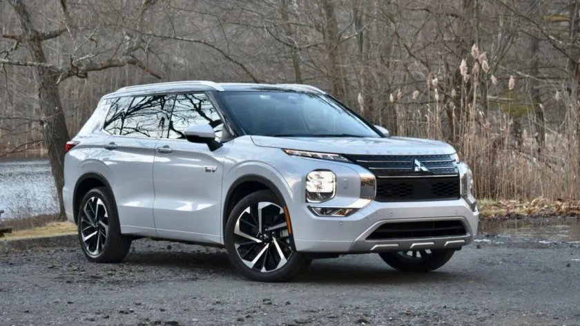 Mitsubishi Outlander 2023