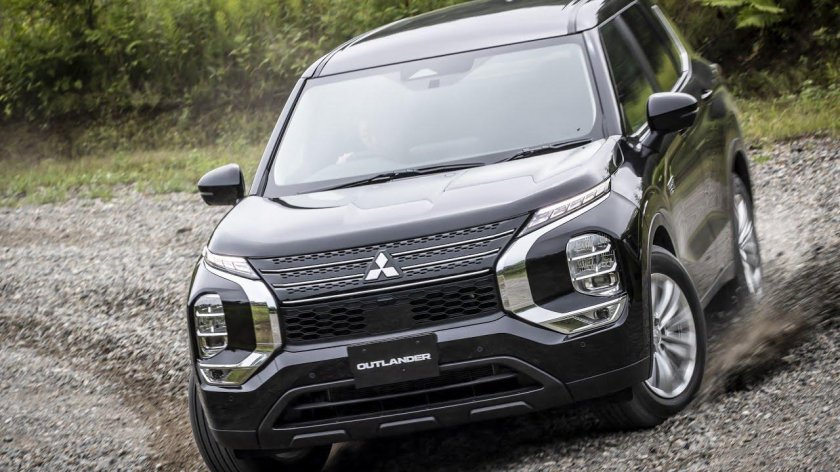 Митсубиси Аутлендер 2023