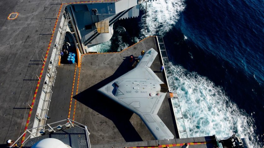 X-47b беспилотник