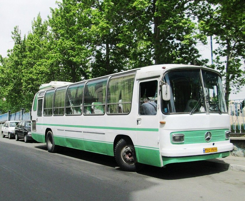 Mercedes-Benz o325