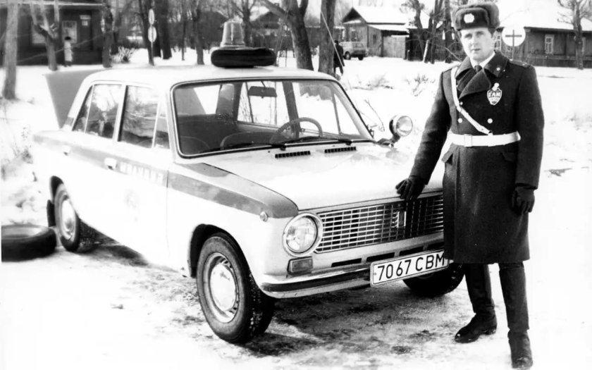 ВАЗ 2101 инспектор ГАИ