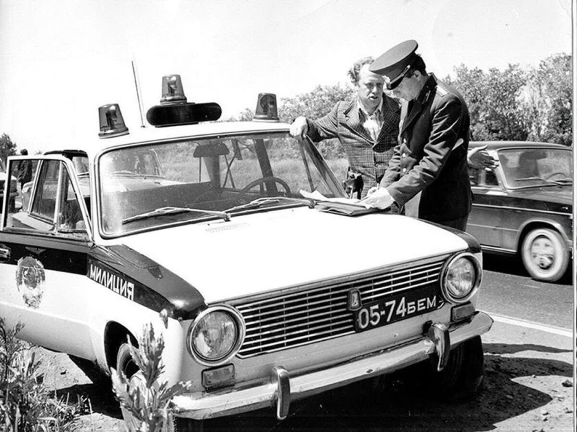 ВАЗ 2101 инспектор ГАИ