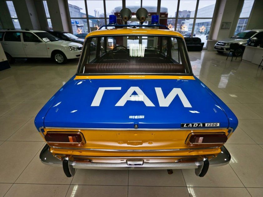ВАЗ 2103 милиция