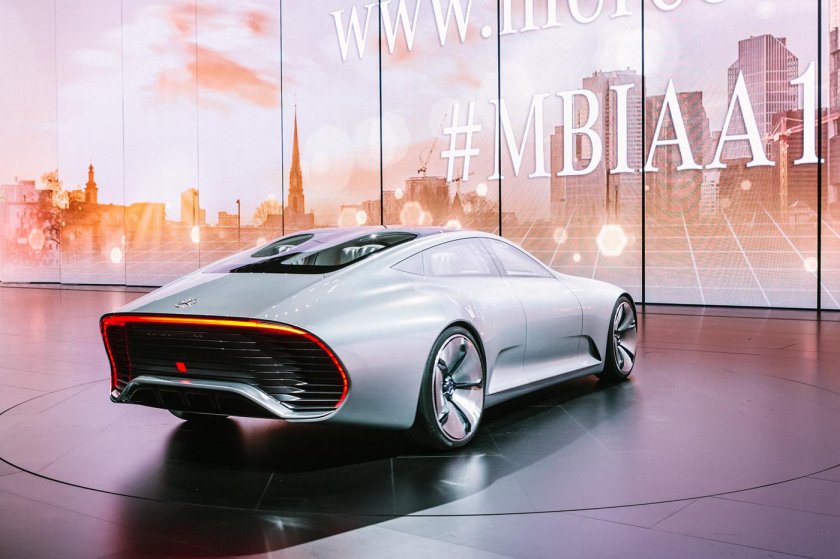 Мерседес IAA Concept 15