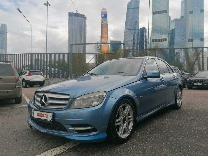 Сергоголубой Мерседес 204