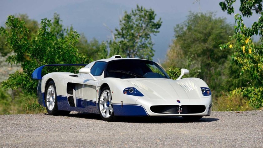 Мазерати mc12