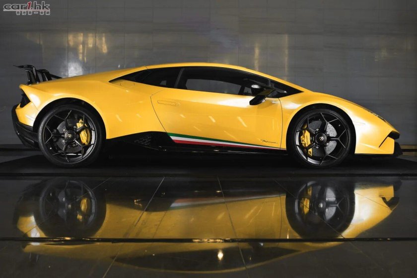 Lamborghini Huracan Performante желтая