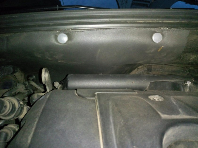 Шумоизоляция жабо Пежо 308