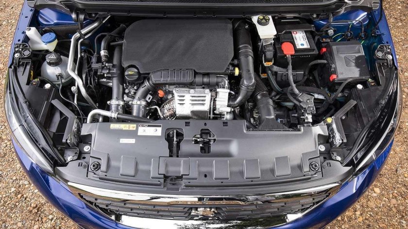 Peugeot 308 моторный отсек