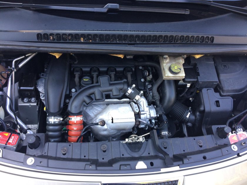 Двигатели автомобиля Пежо 3008 устанавливаемые в 2011 году