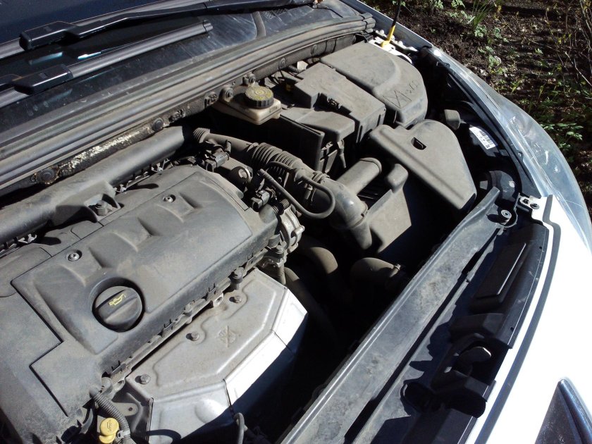 Пежо 308 2012 под капотом