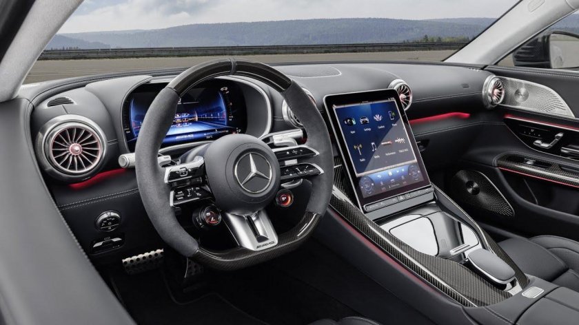 Мерседес АМГ gt 2024