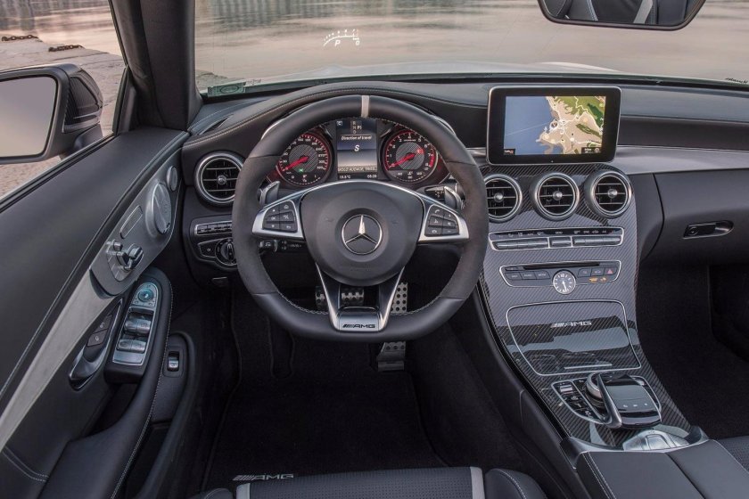 Мерседес-Бенц АМГ 63 салон