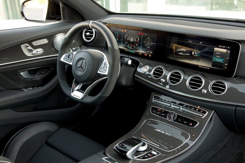 Мерседес e63 AMG салон