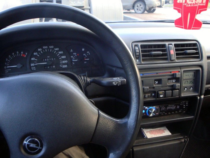 Opel Vectra 1995 салон