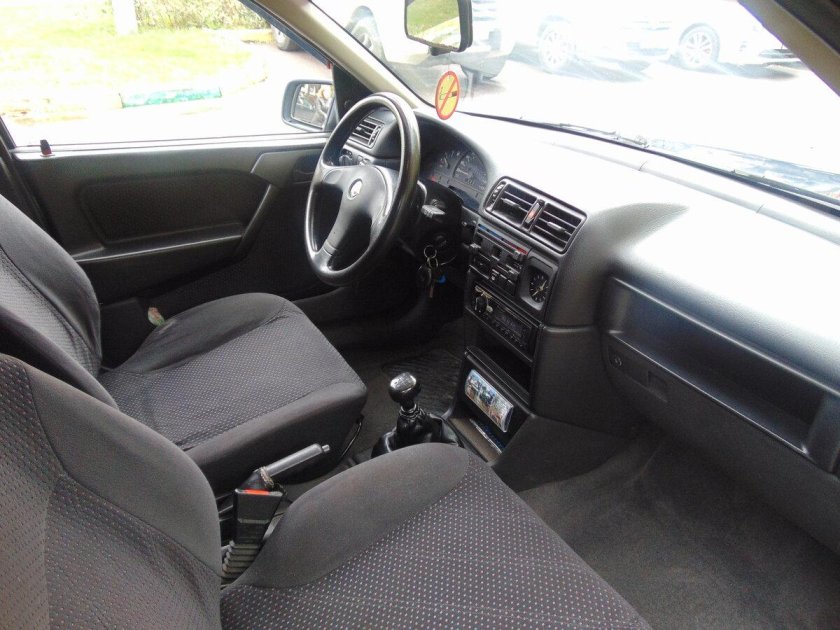 Opel Vectra a 1993 салон