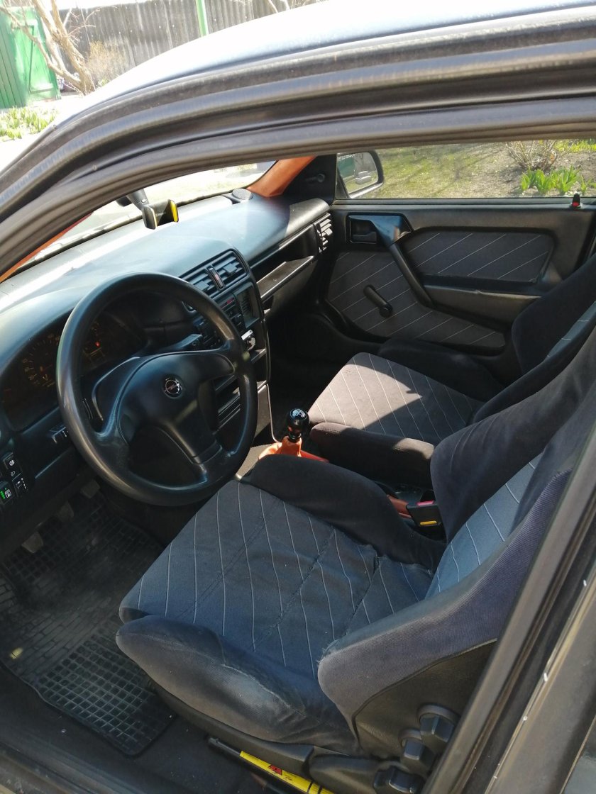 Опель Вектра 1991 салон