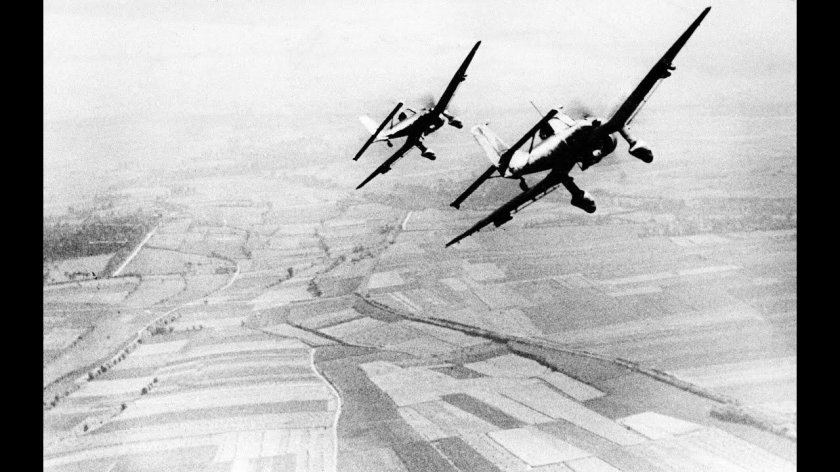 Немецкие Юнкерсы 1941 бомбят