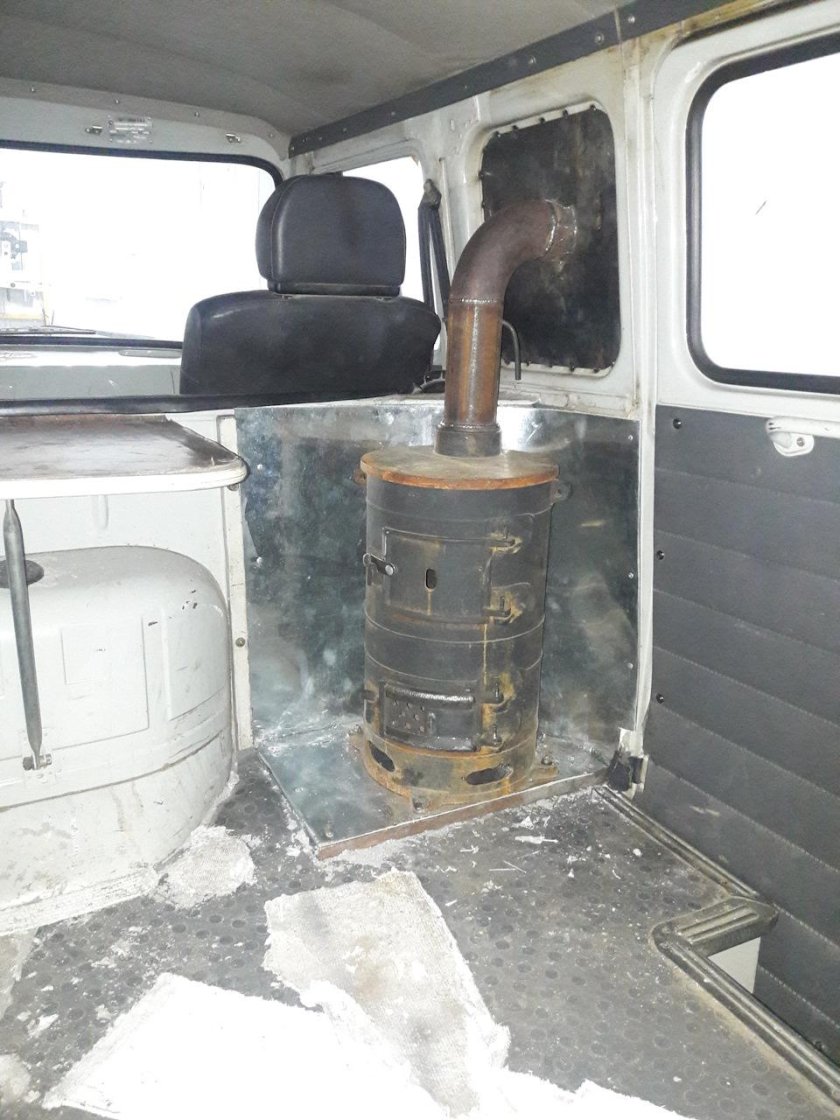Печка в УАЗ Буханка на дровах