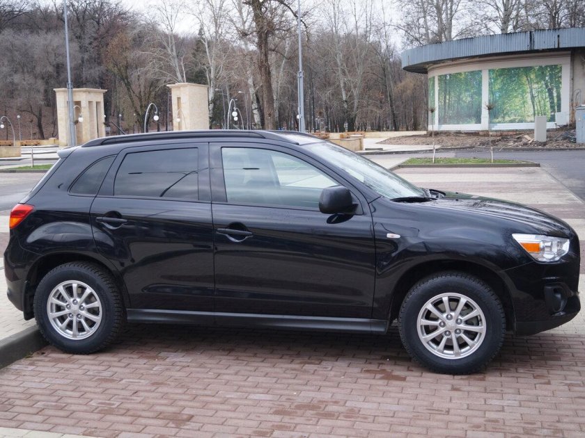 Mitsubishi ASX черный 2012